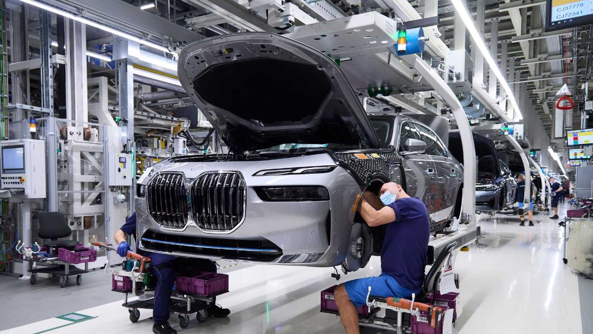 BMW inicia produção do novo Série 7, incluindo i7