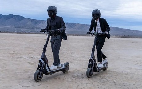 Segway a présenté les scooters électriques GT-1 et GT-2 avec une vitesse maximale de 80 km/h