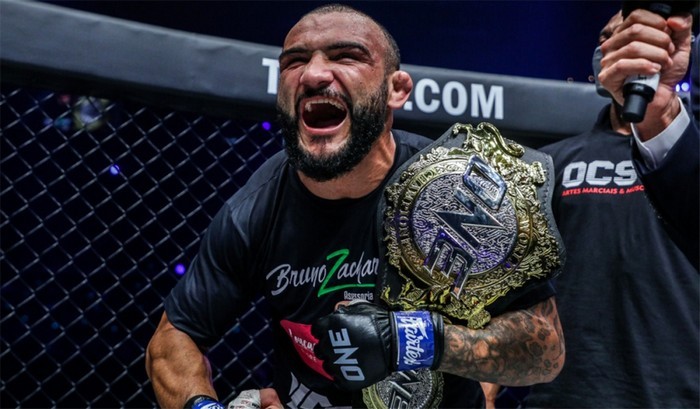 John Lineker ha eliminato Bibiano Fernandez ed è diventato il campione di ONE Championship
