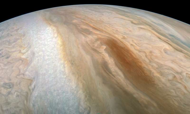 Giove è eterogeneo: nuovi indizi sull'origine del pianeta