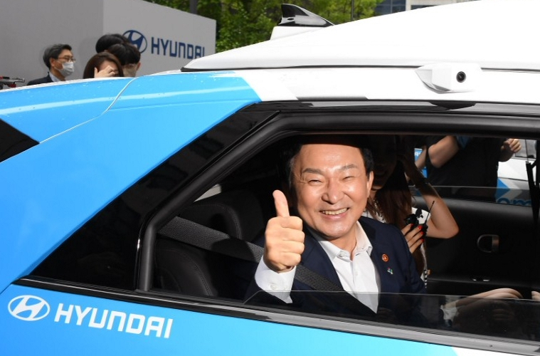 Hyundai lancia il primo servizio di taxi robotizzato in Corea del Sud