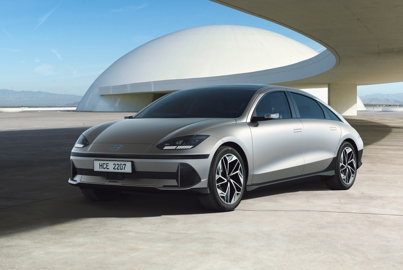 2023 현대 아이오닉 6, 새로운 스포티 범퍼로 테스트 촬영