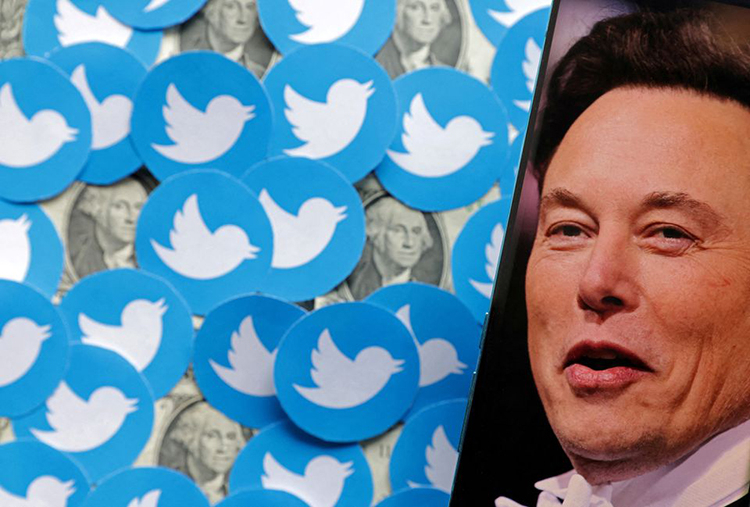 Elon Musk a visité le bureau de Twitter avec un évier dans les mains