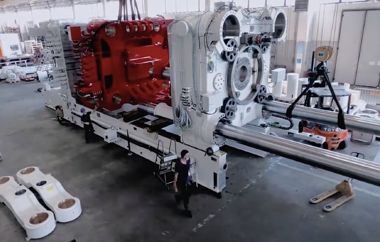 Tesla ha ricevuto la più grande macchina da fonderia per la produzione di Cybertruck