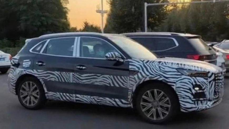 Crossover aggiornato HONGQI HS5 notato in Cina