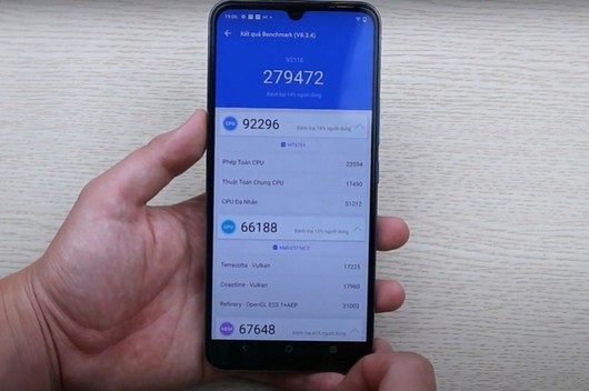 Svelate le caratteristiche e pubblicata una foto dello smartphone Vivo V23e