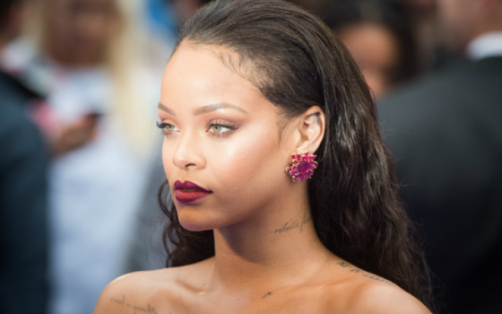 Tutti stavano aspettando un album di Rihanna e lei pubblicherà un libro di cucina