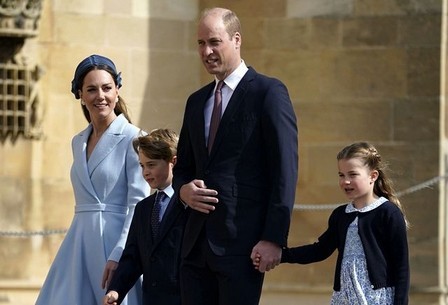 I duchi di Cambridge hanno partecipato al servizio di Pasqua con i loro figli più grandi