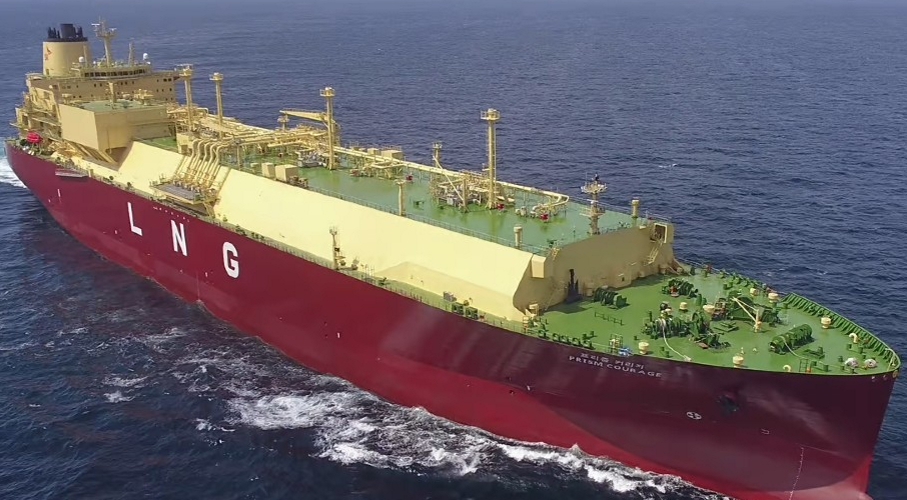 現代タンカーは1万キロを自律的に航行しました