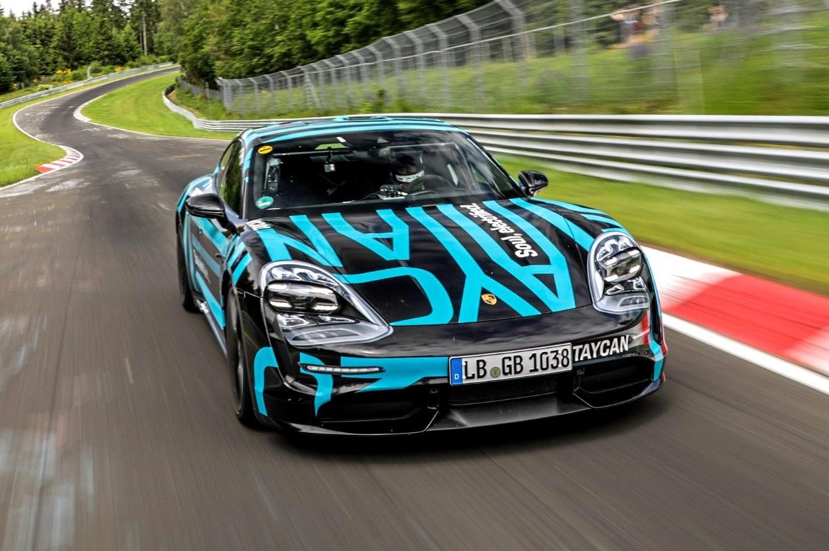 Porsche teste une nouvelle supercar de 590 ch à hydrogène au Nurburgring