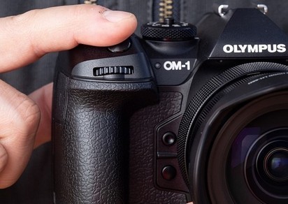 OMデジタルソリューションズが初のOMシステムOM-1カメラを発売