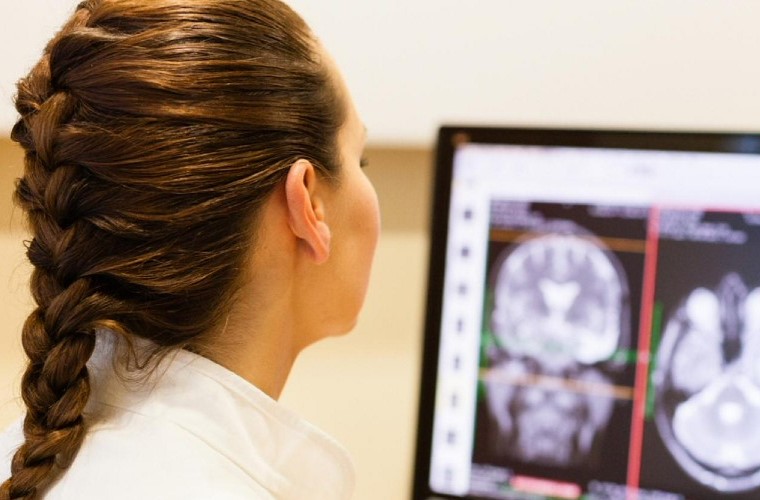 Serbatoio Per Rulli Bianco Nero Serbatoio Sviluppo Universale ETone Per Camera Oscura - Con 3 Bobine A Spirale Per Pellicole 120 E 135 Serbatoio 3 Bobine