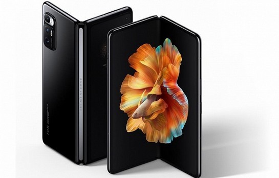 Xiaomi의 첫 번째 폴더 블 스마트 폰은 이미 $ 500 할인으로 제공됩니다.