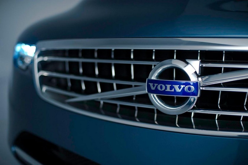 ボルボXC60は2025年に電気になります