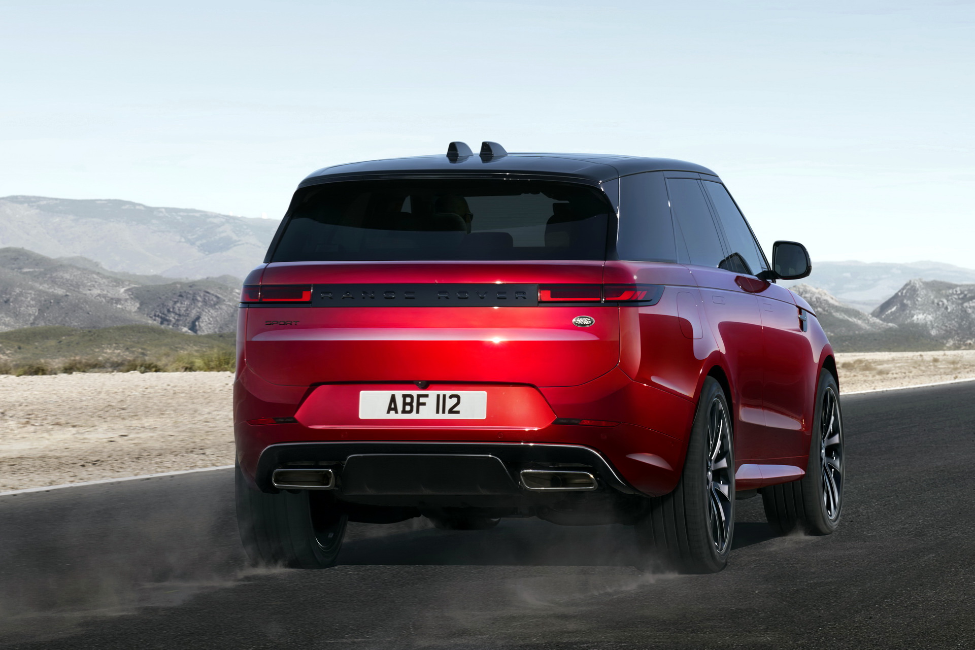 Le prototype du Range Rover Sport SVR 2023 mis à jour repéré lors des tests