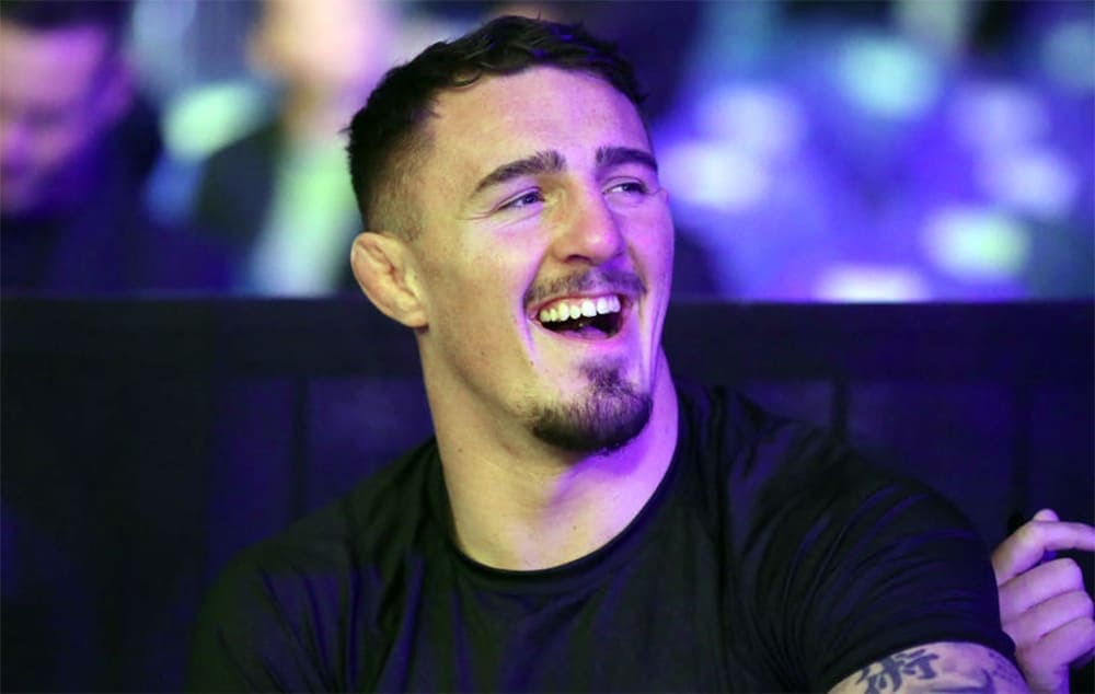 Tom Aspinall a ri de sa défaite