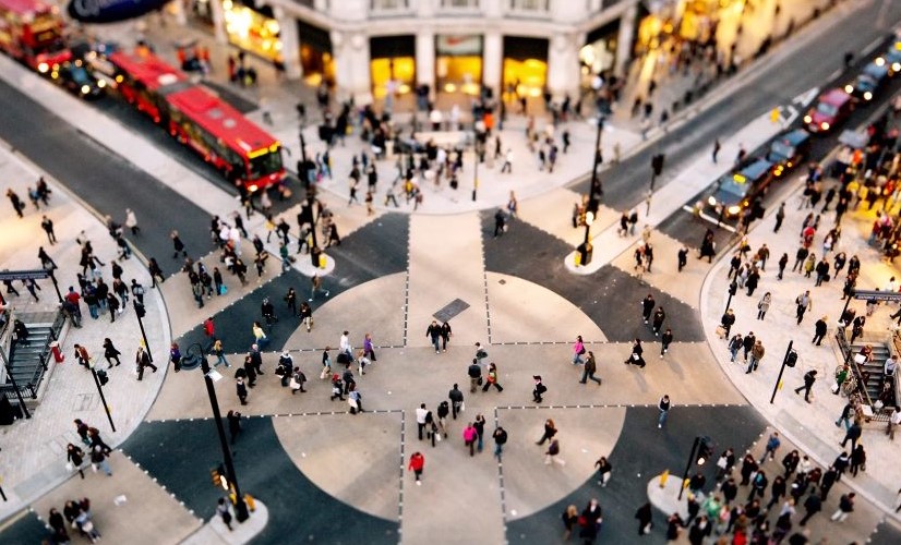 Reino Unido pretende introduzir robomobiles em massa até 2025