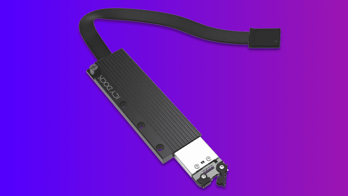 CP130-Adapter zum Anschluss von SSDs an Kameras vorgestellt