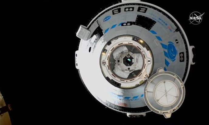 Il Boeing Starliner ha attraccato per la prima volta alla ISS
