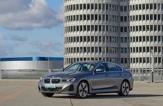 La versione elettrica della BMW Serie 3 sarà rilasciata a maggio, ma finora solo in Cina