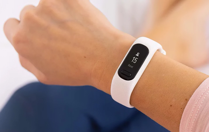 Garmin presenta il fitness tracker Vivosmart 5 a $ 150