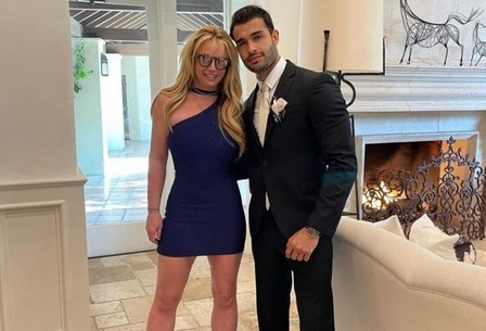Britney Spears hat angedeutet, dass sie und Sam Asgari geheiratet haben