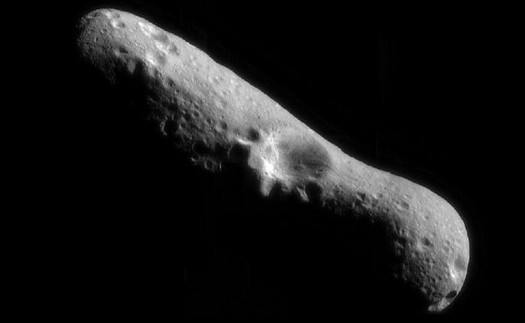 Um asteróide do tamanho de um ônibus passou pela Terra ontem à noite.