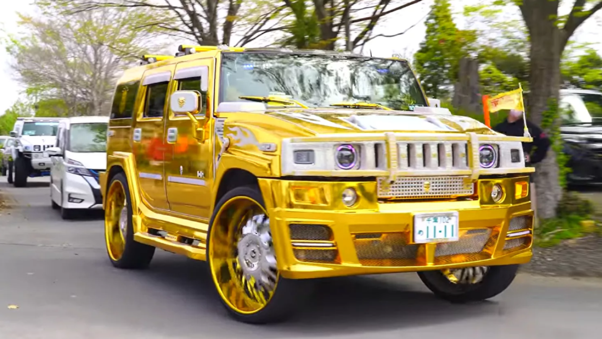 Les SUV Hummer font sensation au salon de la voiture personnalisée au Japon