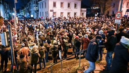 Des milliers d'Allemands ont protesté contre les restrictions COVID