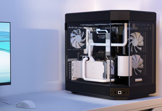 오리지널 Hyte Y60 파노라마 PC 케이스 $200