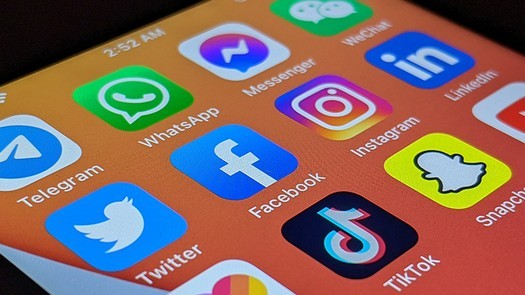 Metaは、新しいヨーロッパの法律により、ヨーロッパでFacebookとInstagramをシャットダウンすると脅迫しました