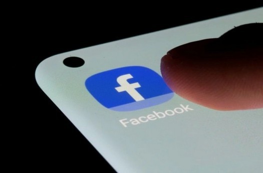 ドイツの裁判所は、Facebookには説明なしにコメントを削除する権利はないとの判決を下しました