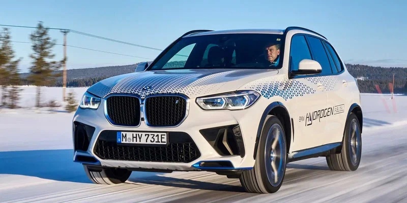 Nel 2025, BMW e TOYOTA potrebbero stabilire una produzione congiunta di auto alimentate a idrogeno