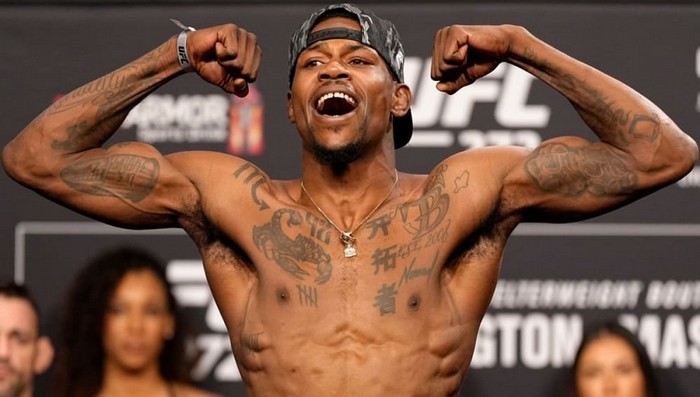 UFCファイターがレストランでシューターを止めた