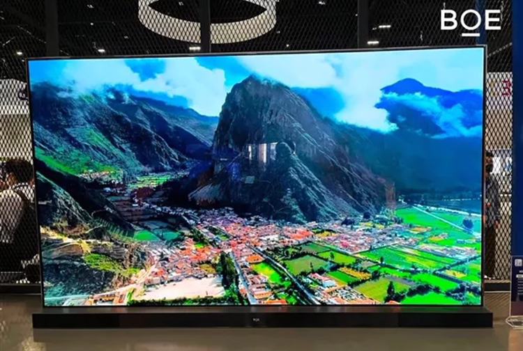 BOE dévoile un écran géant OLED 8K avec un taux de rafraîchissement de 120 Hz