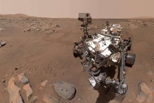 忍耐力のあるローバーのカメラは、赤い惑星の探査において重要な役割を果たします