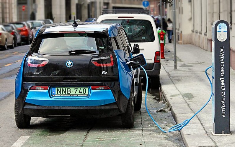 Entwickeltes Protokoll zum Laden von Elektrofahrzeugbatterien in 10 Minuten