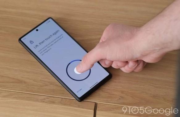 Google sta lavorando a una funzione di sblocco facciale in combinazione con uno scanner di impronte digitali negli smartphone Pixel