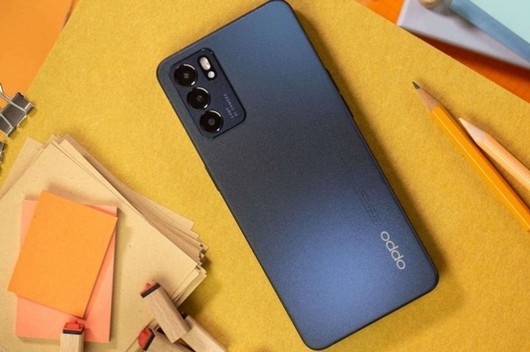OPPO Reno6 5Gは、最高のバッテリーを搭載したスマートフォンのランキングでトップになります