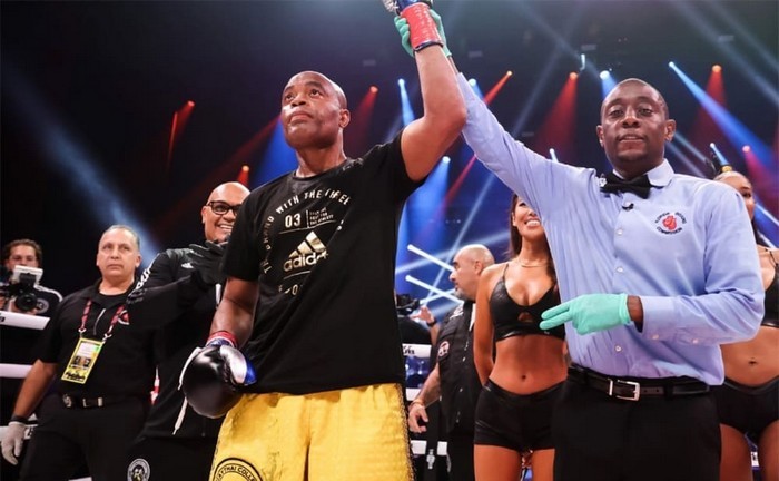 Nommé le prochain adversaire d'Anderson Silva en boxe