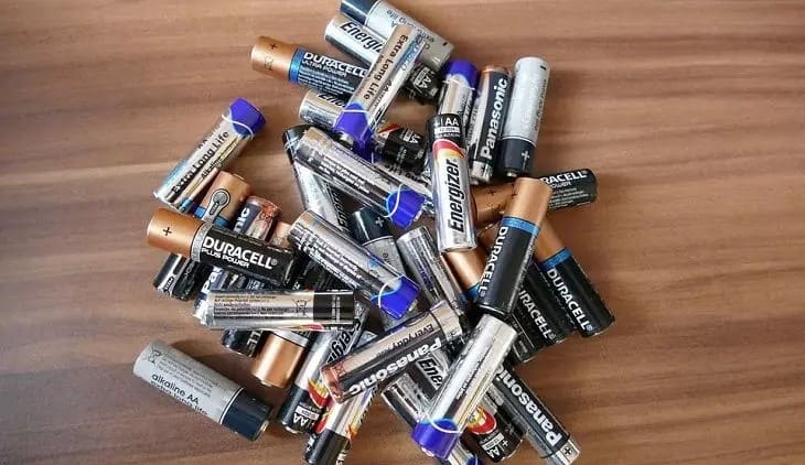 Come distinguere in pochi secondi una batteria carica da una scarica
