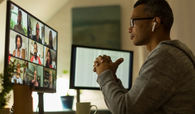 Broadcom, VMware 인수 논의 중