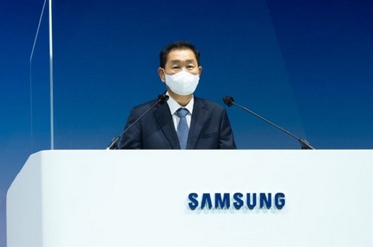 Samsung si scusa per le scarse prestazioni del Galaxy S22