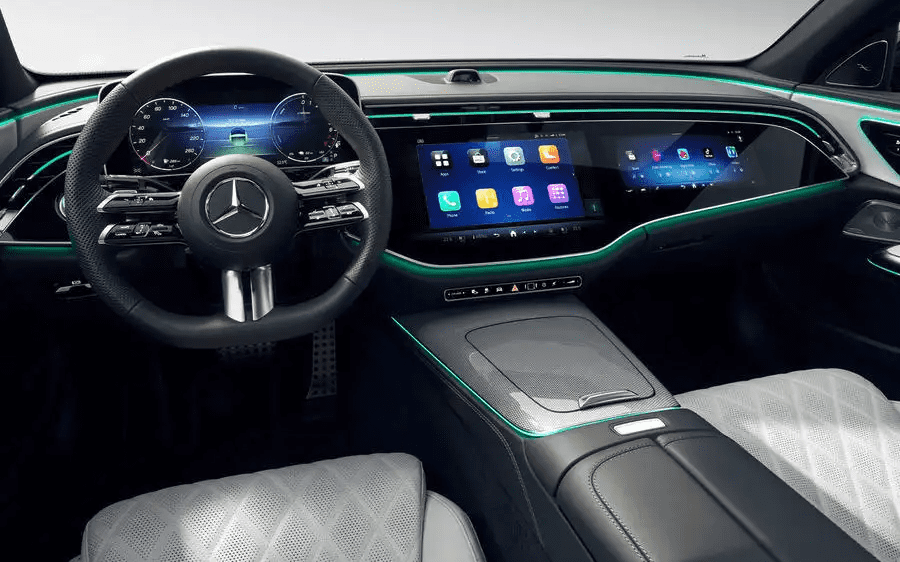 新型メルセデス・ベンツEクラスのインテリアを公開