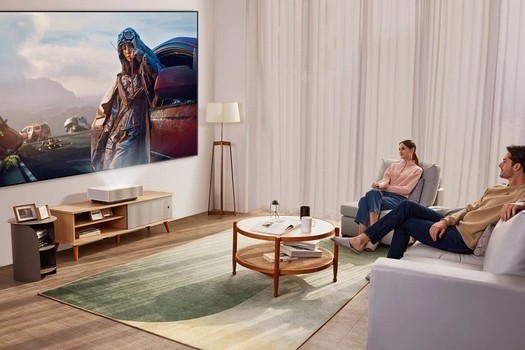 LG, 최대 300인치 홈시어터 4K CineBeam 프로젝터 공개
