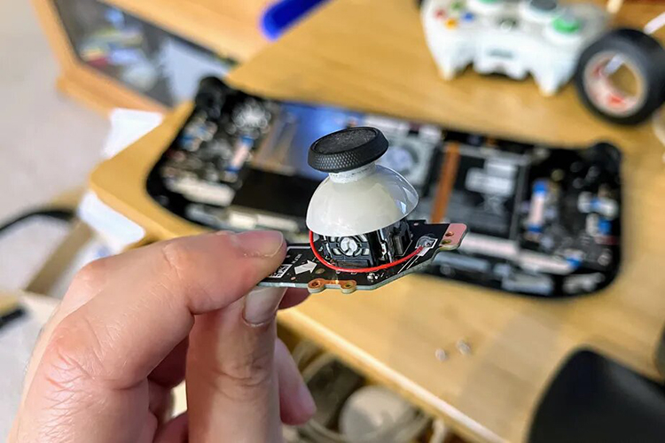 iFixit venderà quasi tutti i componenti di Steam Deck