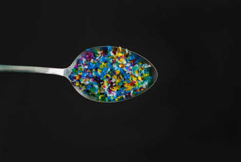 Partículas de plástico encontradas no sangue humano pela primeira vez