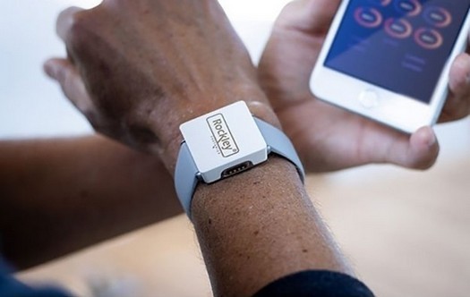 Rockley는 스마트워치용 분광 광도계를 개발합니다. 설탕, 수분 균형 및 술 취함을 추적할 수 있습니다.