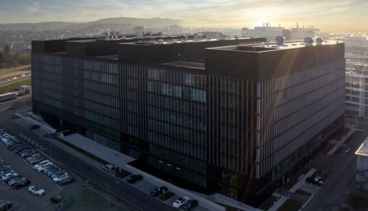 Mercedes investe 200 milioni di euro in un centro di sviluppo software: lì creeranno un pilota automatico e altro ancora