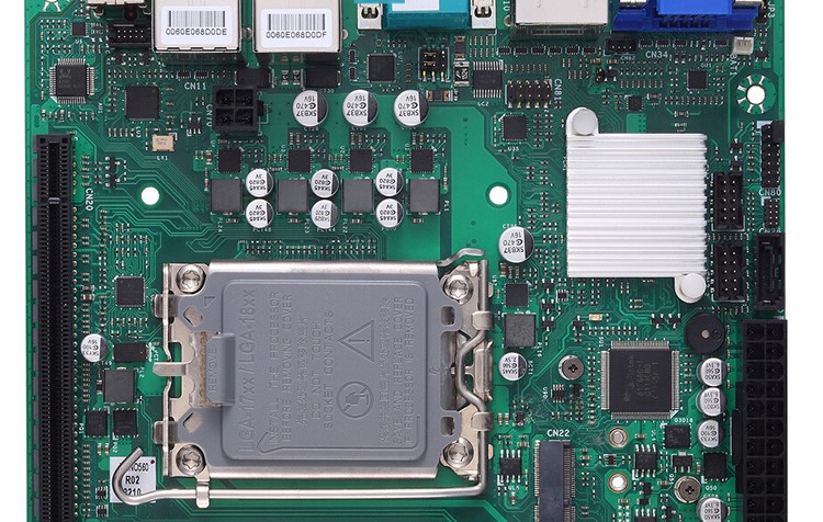 Intel AlderLakeSプロセッサを搭載したAxiomTekMANO560コンパクトボード